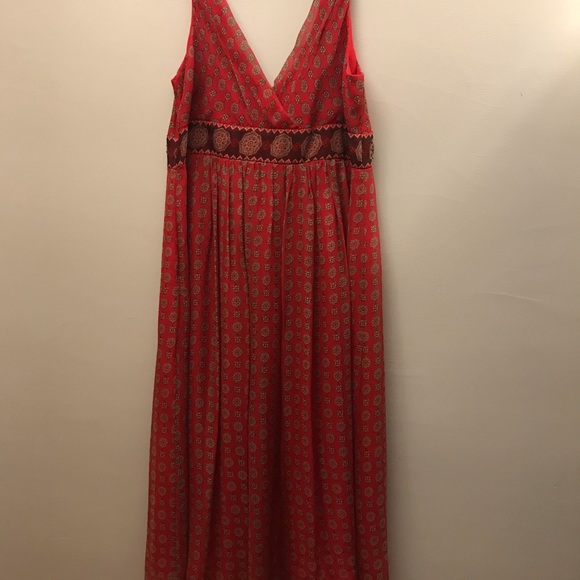 SIGNATURE BY ROBBIE BEE RED DRESS - Picture 3 of 3